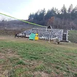 вивиан - модерна за гости Villa Reselets