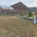вивиан - модерна за гости Villa Reselets