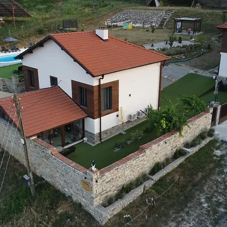 Villa вивиан - модерна за гости Reselets