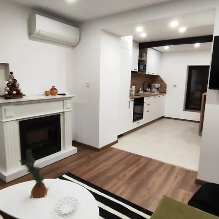 вивиан - модерна за гости Villa Reselets