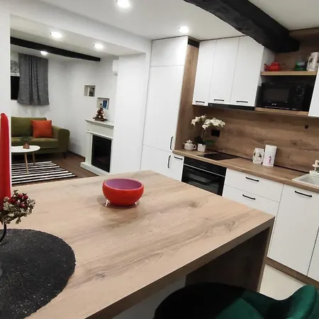 вивиан - модерна за гости Villa *