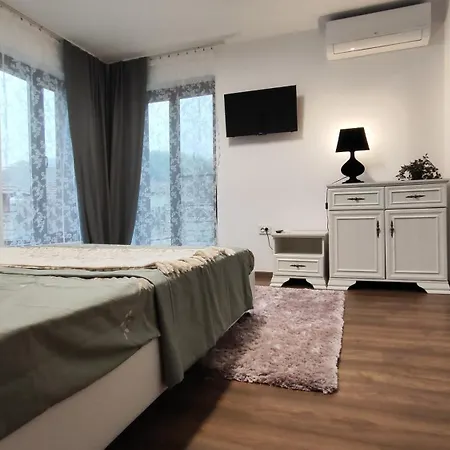 вивиан - модерна за гости Villa *