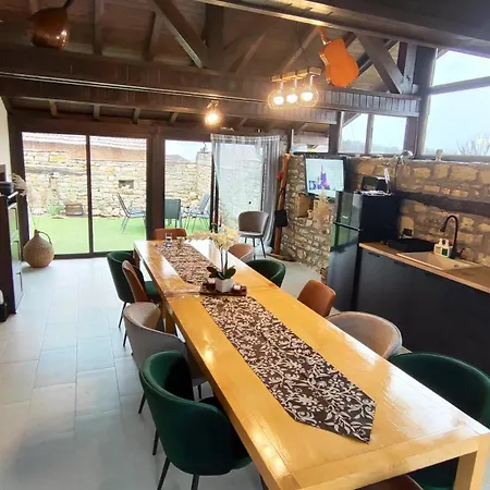 вивиан - модерна за гости Villa Reselets