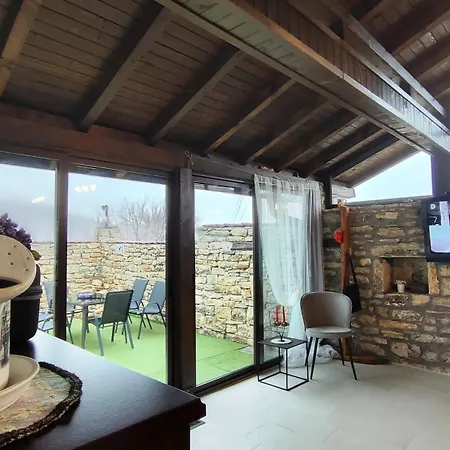 вивиан - модерна за гости 빌라