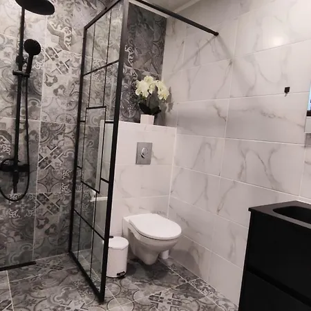 Villa вивиан - модерна за гости Reselets