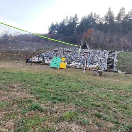 вивиан - модерна за гости Villa Reselets