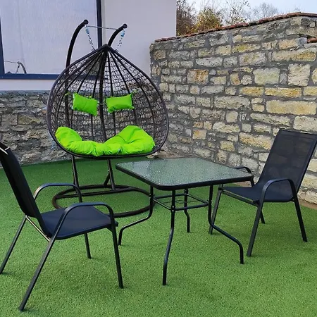 вивиан - модерна за гости Reselets