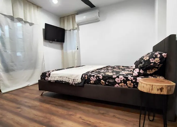 ヴィラ вивиан - модерна за гости *