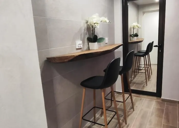 ヴィラ вивиан - модерна за гости *