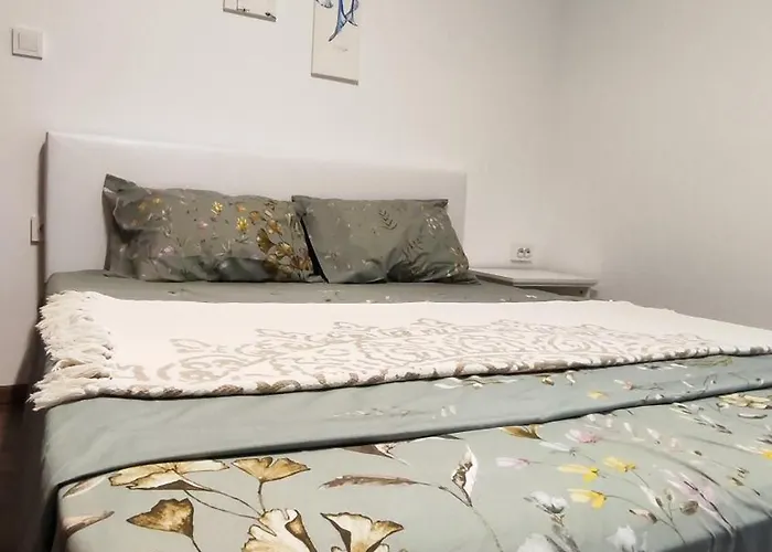 вивиан - модерна за гости ヴィラ