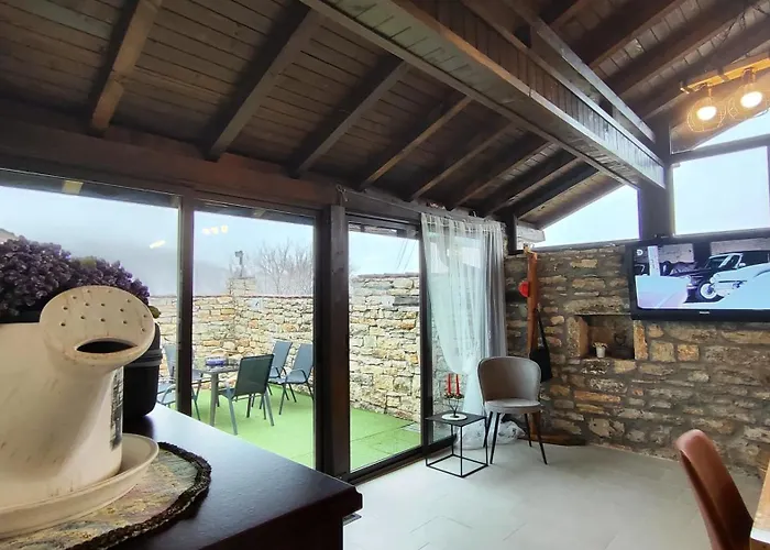 вивиан - модерна за гости ヴィラ