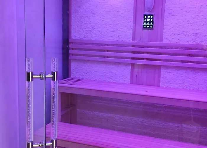 ヴィラ вивиан - модерна за гости *