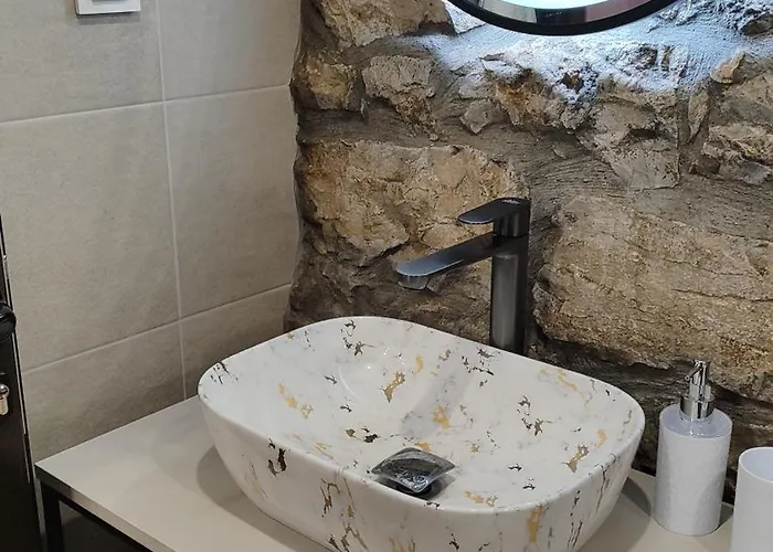 вивиан - модерна за гости ヴィラ